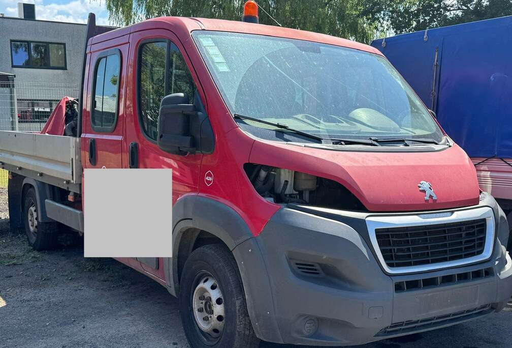 Peugeot BOXER double cab Long châssis 7 plc  Prob. Mot