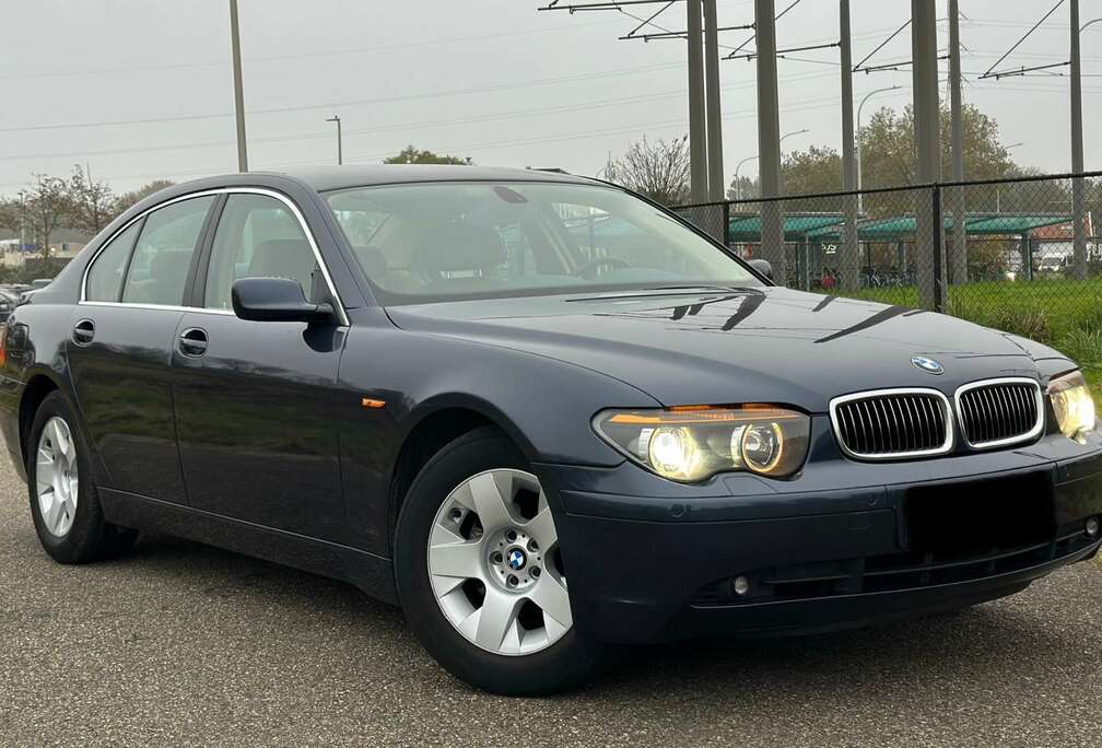 BMW 735i