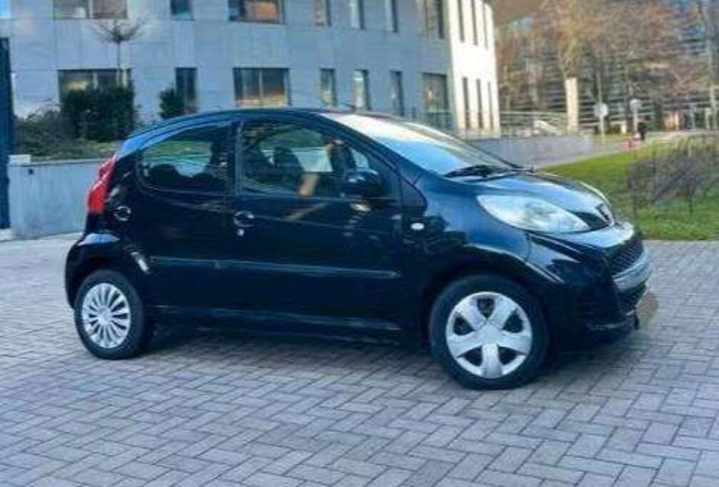 Peugeot 107 1.0i 12v Urban