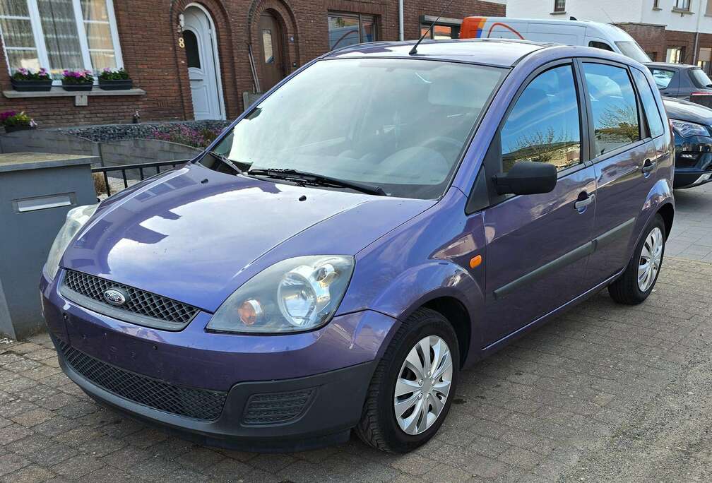 Ford Fiesta 1.3i Start