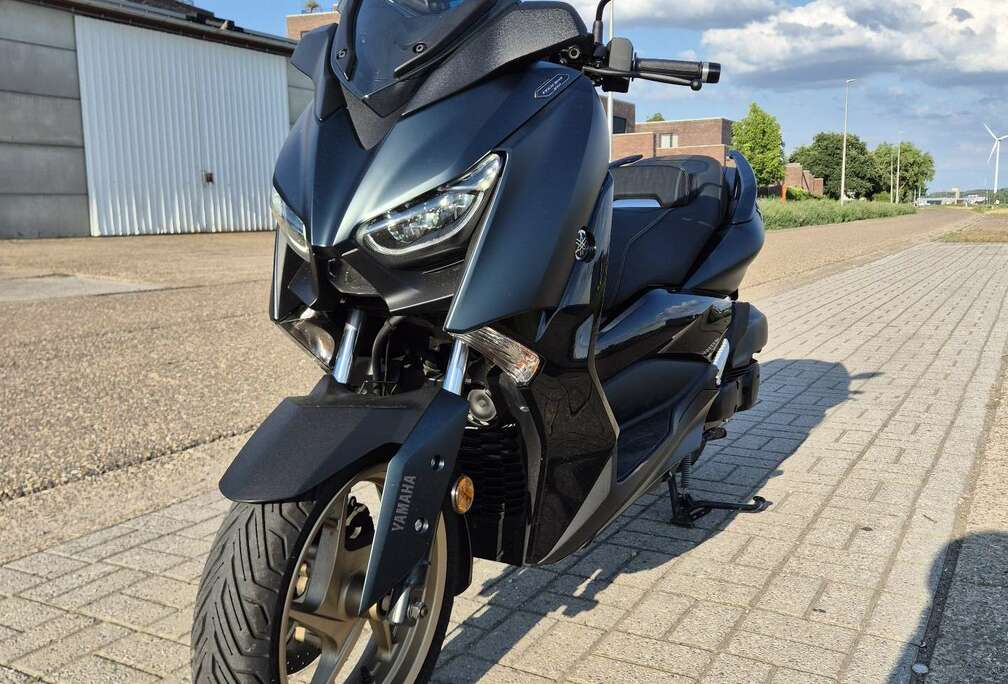 Yamaha XMAX 125cc 2023 | 3811 km | Full option | U
