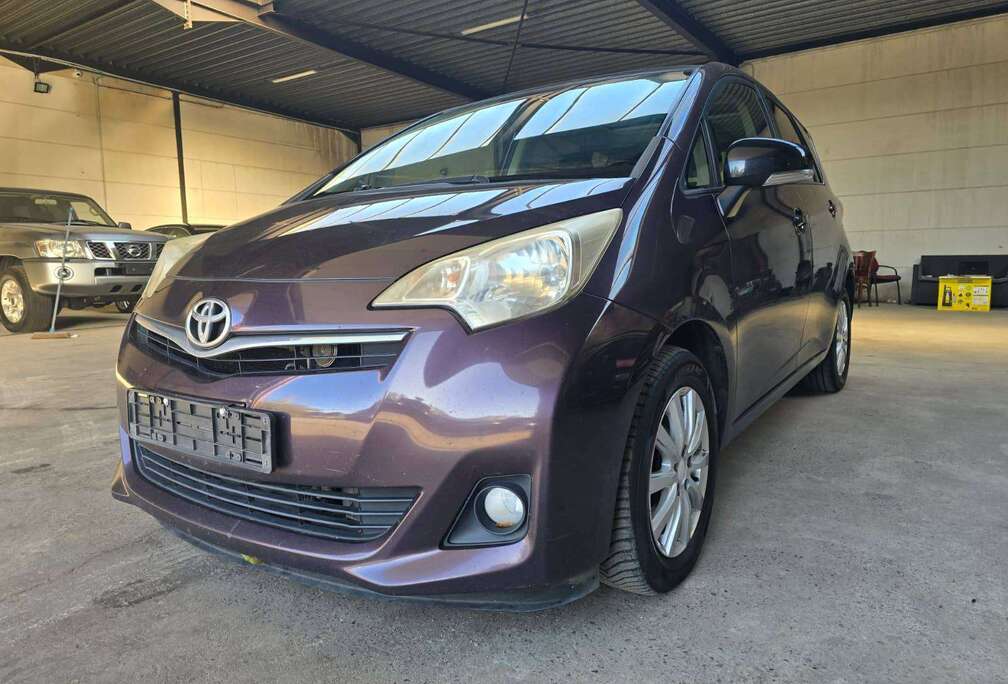 Toyota Verso S 1.4 D-4D Sol