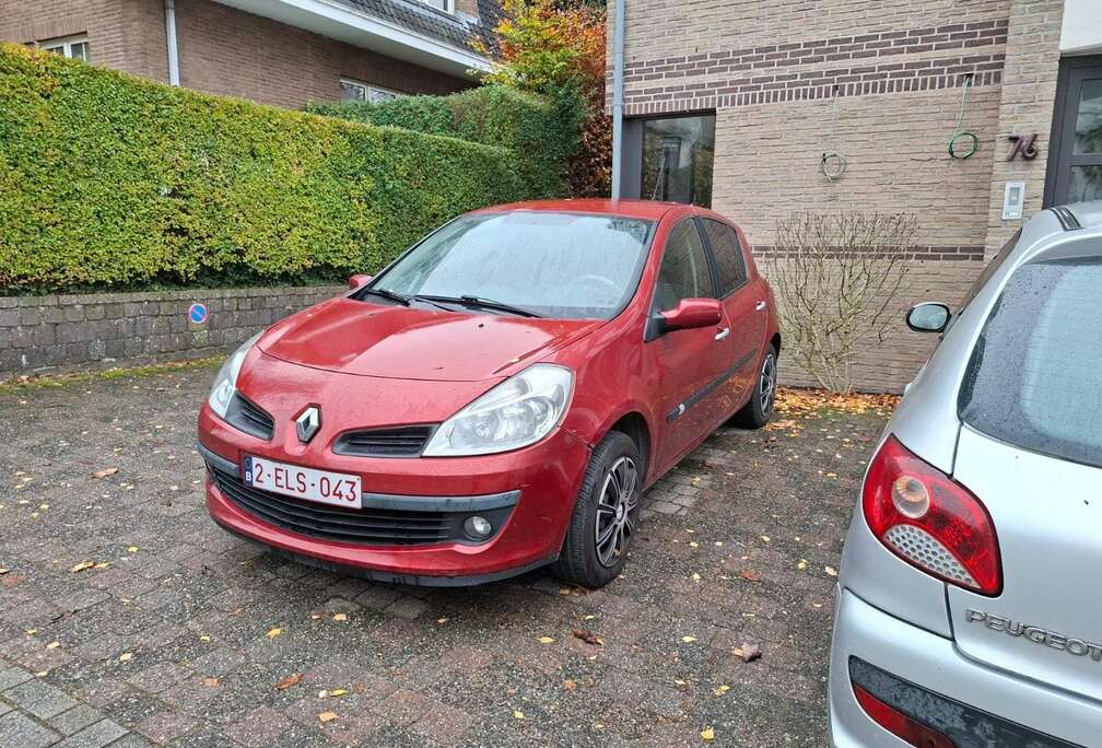 Renault Clio 1.6i 16v Privilège