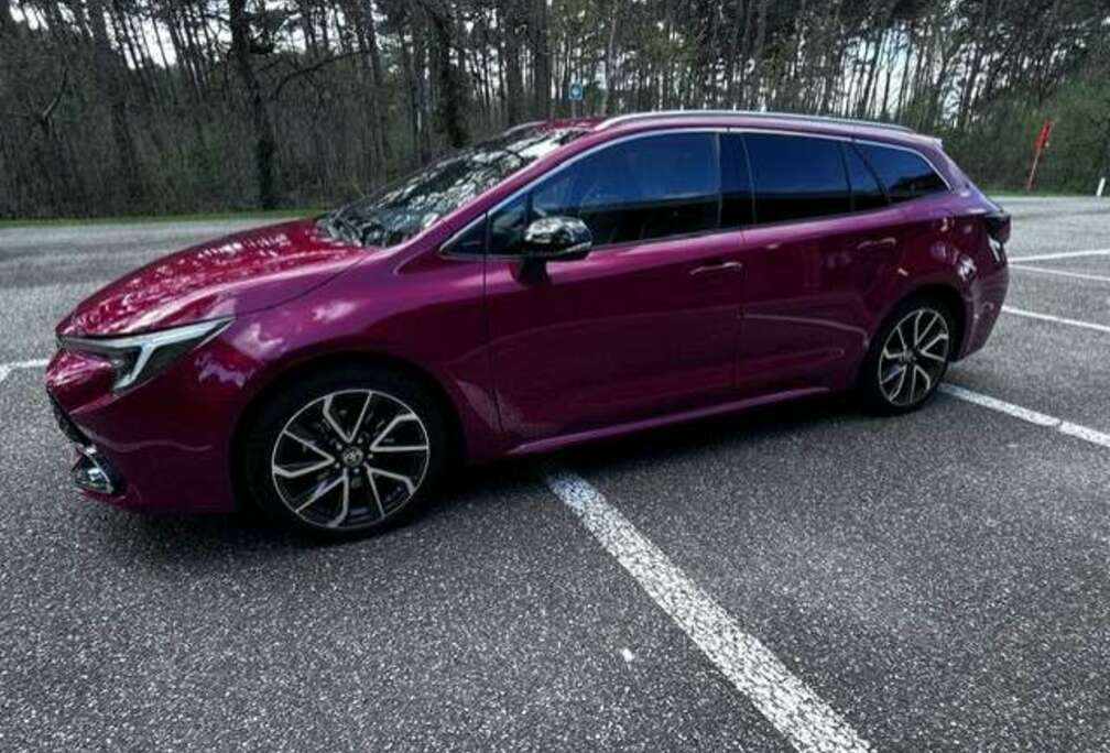 Toyota Corolla TS Hybrid 2.0 Premium e-CVT Premium 196 Pk FACELIFT-Carplay-Elek. koffer-Sportzetels-Zetelverwarming