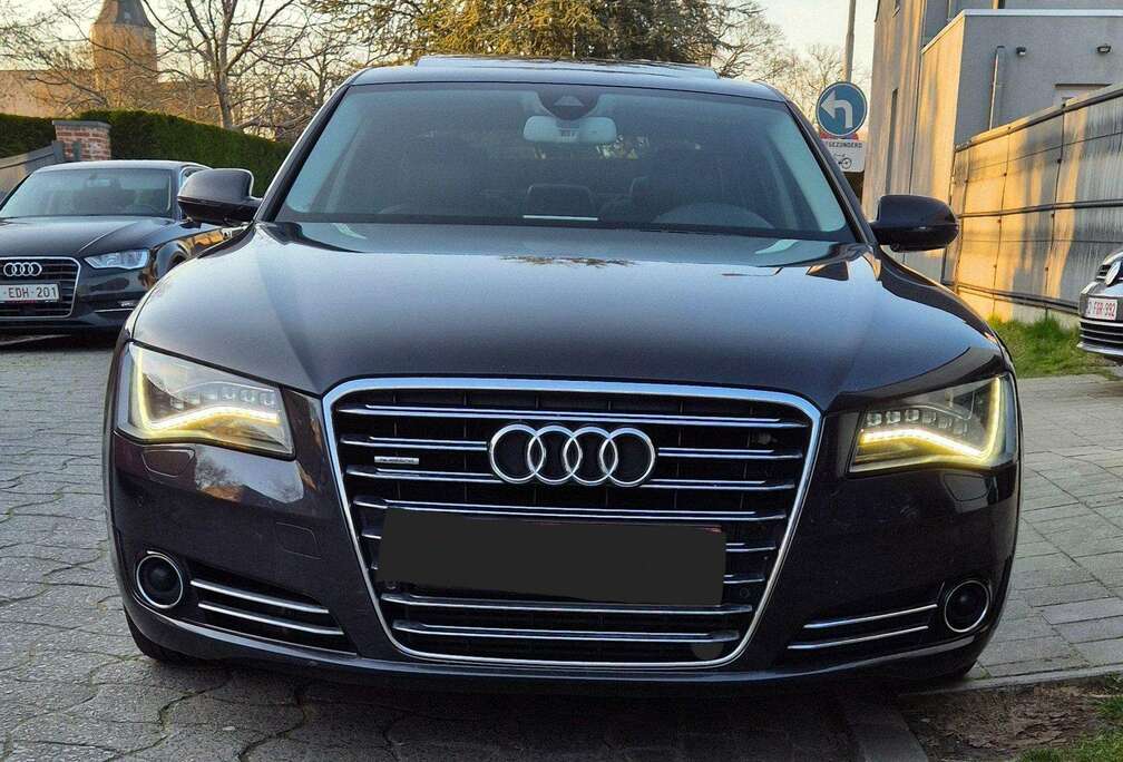 Audi A8 3.0 TDI DPF quattro tiptronic