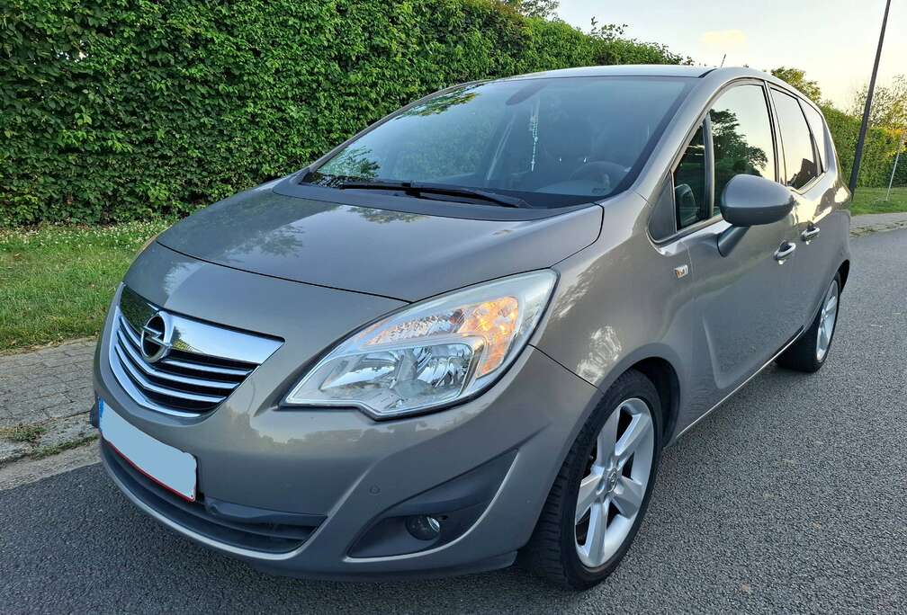 Opel 1.7 CDTi Cosmo DPF Climat