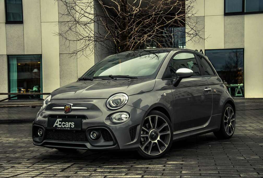 Abarth *** APPLE CARPLAY / PANO ROOF / FIRST OWNER ***