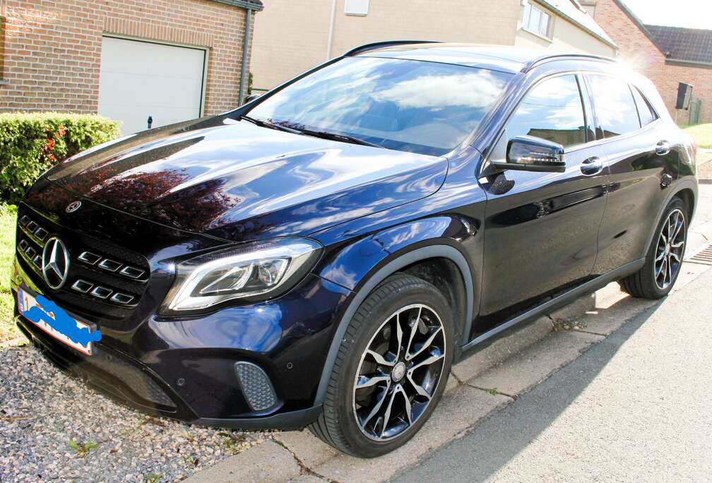 Mercedes-Benz GLA 180 d Business Solution AMG