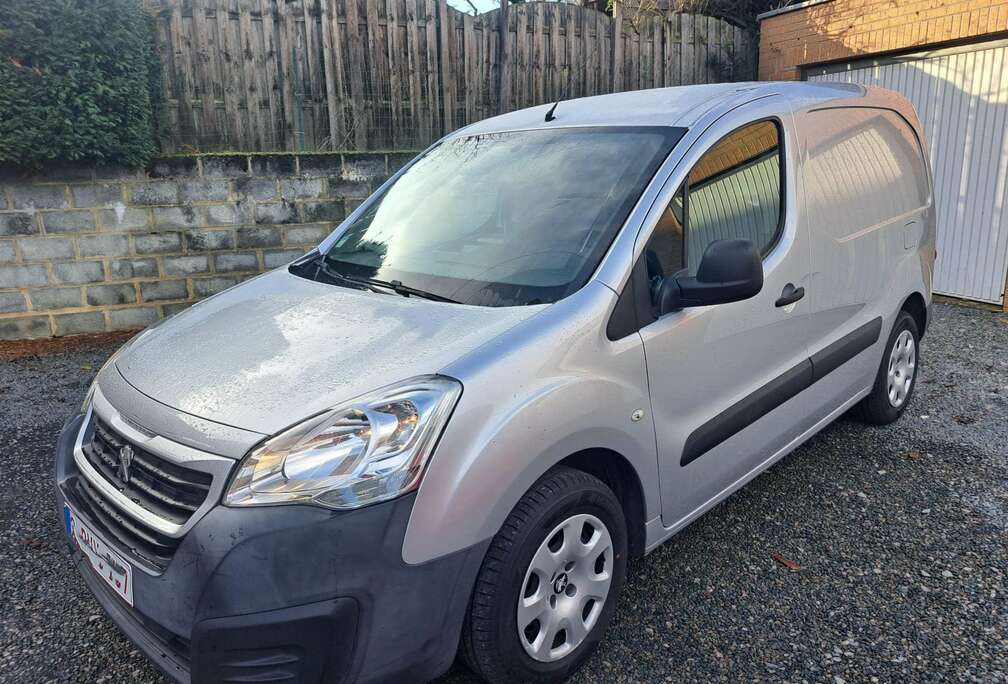 Peugeot 1.6 HDi *AIRCO*3PLACES*ATTACHE-REMORQUE