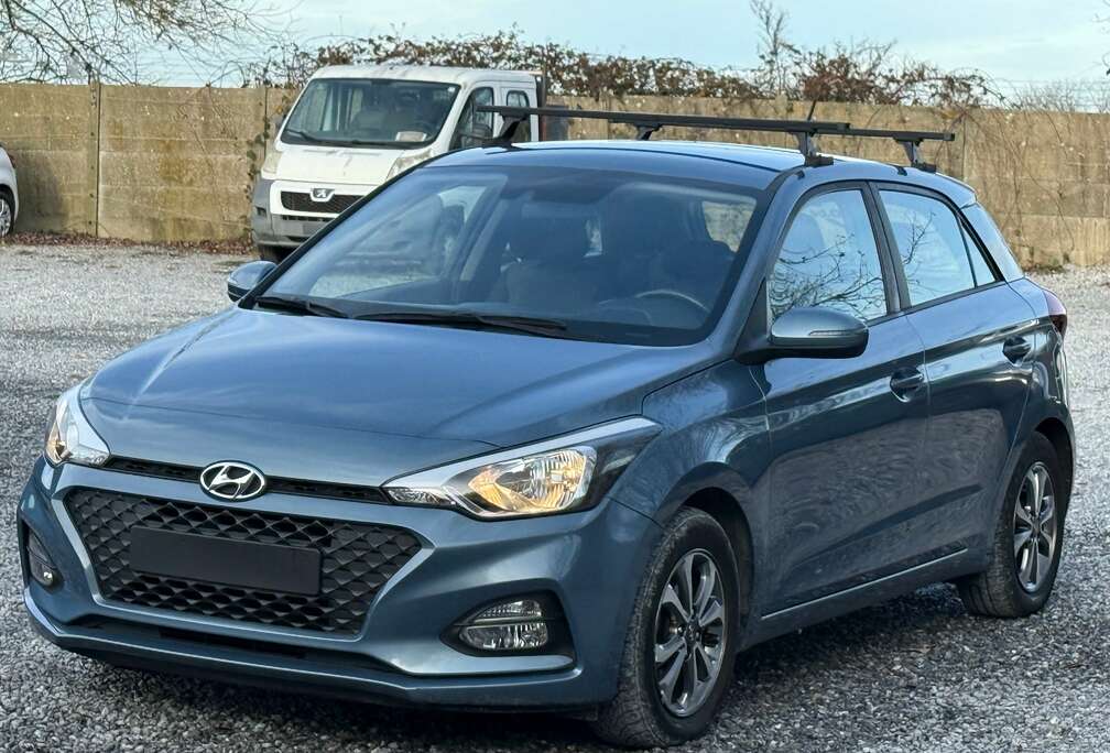 Hyundai i20 1.2i - 2018 - NAVIGATION - CAMERA
