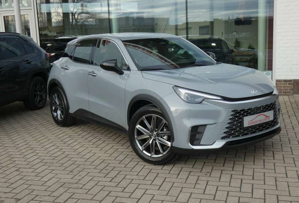 Lexus Hybrid Elegant +LEDER+Elektrische koffer+GSM lader