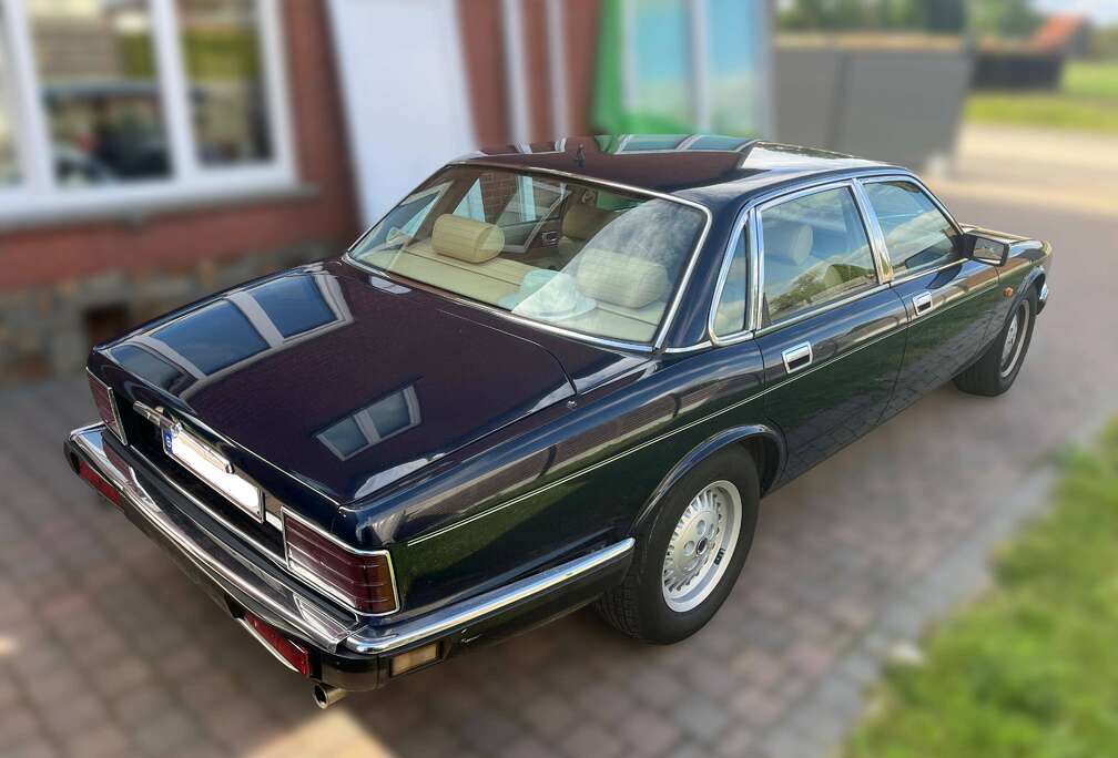 Jaguar xj6-xj40
