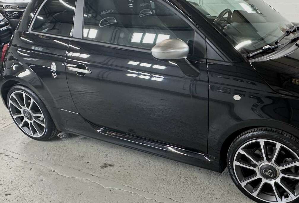 Abarth 1.4 T-Jet Black Scorpion