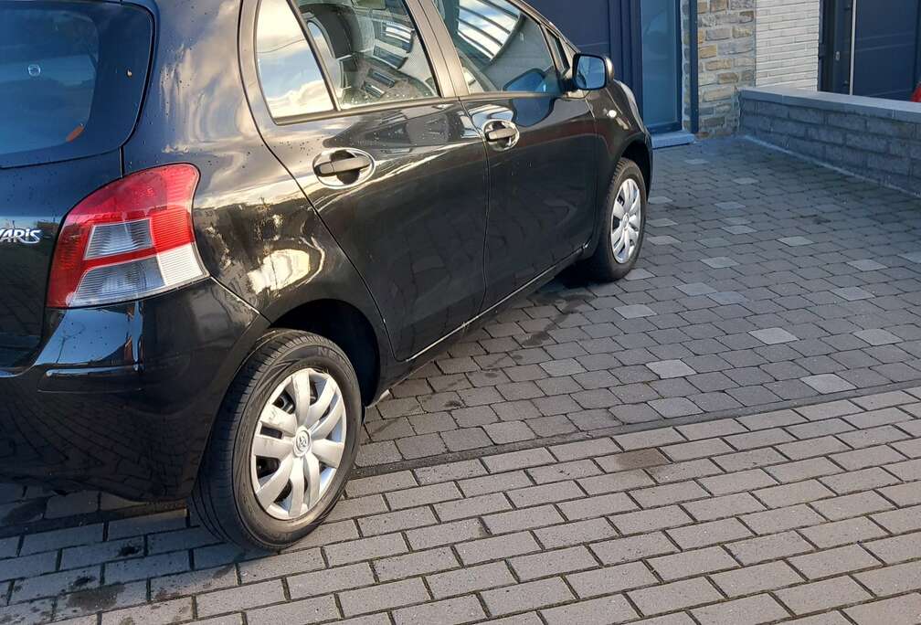 Toyota 1.0i VVT-i Luna