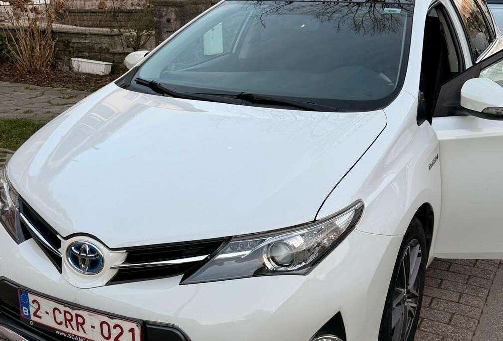 Toyota 1.8 VVT-i Hybrid Automatik Touring Sports Comfort