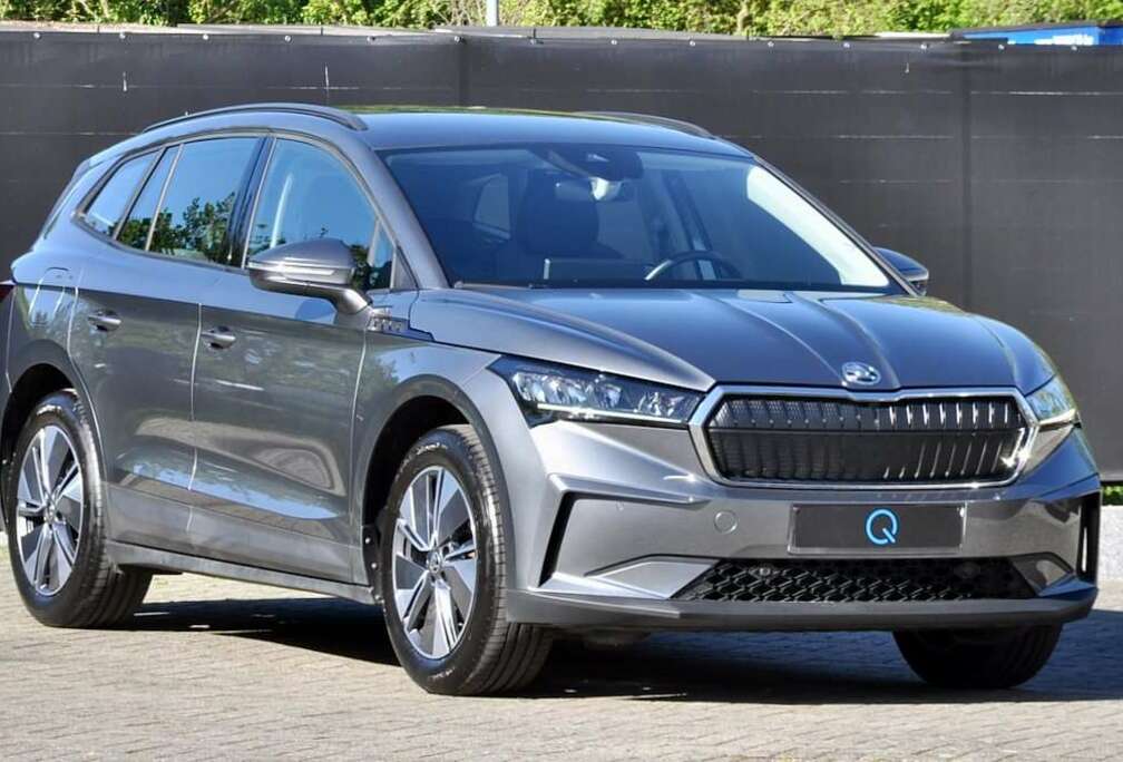 Skoda 50 LED CARPLAY SFEER LANE ASSIST 19\