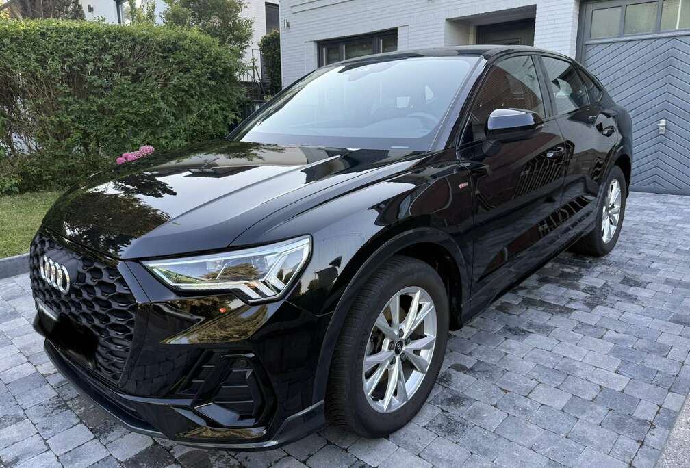 Audi Sportback 35 TFSI S line Full Black