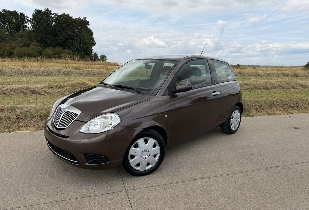 Lancia 1.4i Boite Auto - Clim- Vitre Electrique