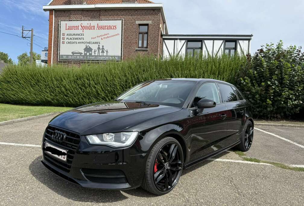 Audi Audi A3 Sportback 1.6 TDI – Full Black / Pack Shad