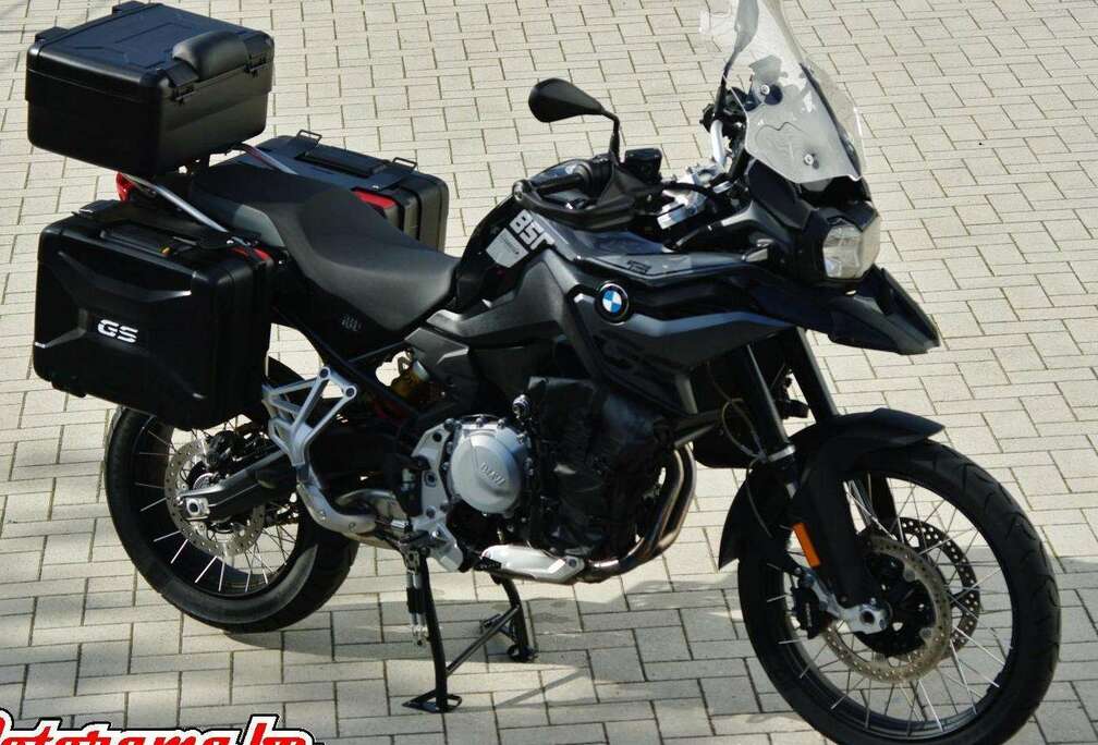 BMW Triple Black