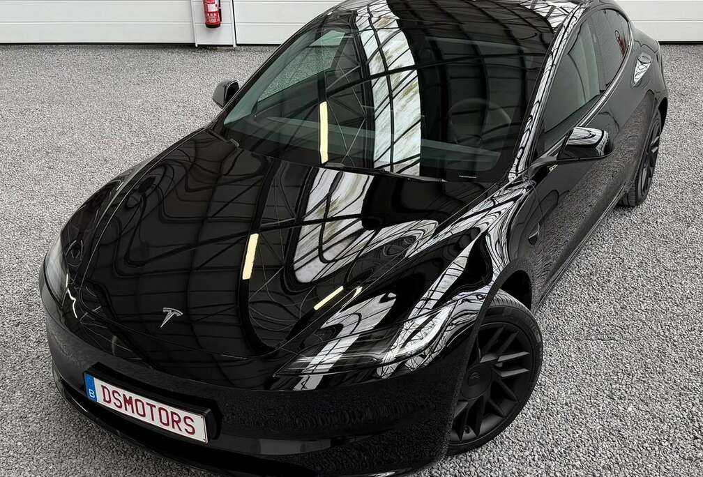 Tesla RWD - Triple Black - Net gepolierd - 9687km