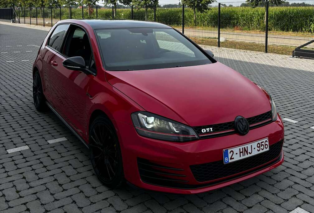 Volkswagen Golf 2.0 TSI DSG