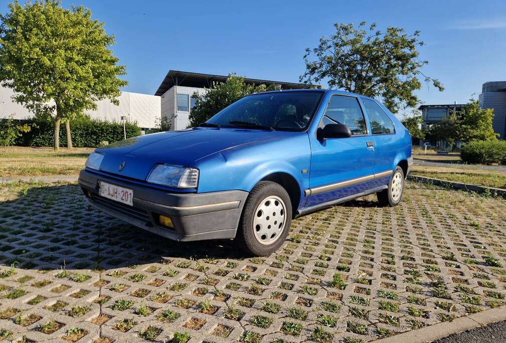 Renault TSE 3 portes Oldtimer - Prête à immatriculer - Carpass - Feuille rose