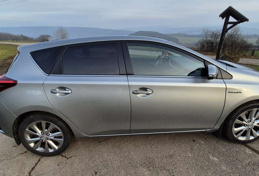 Toyota Auris HEV 1.8i HSD Lounge E-CVT