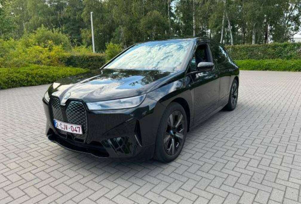 BMW iX 76.6 kWh xDrive40