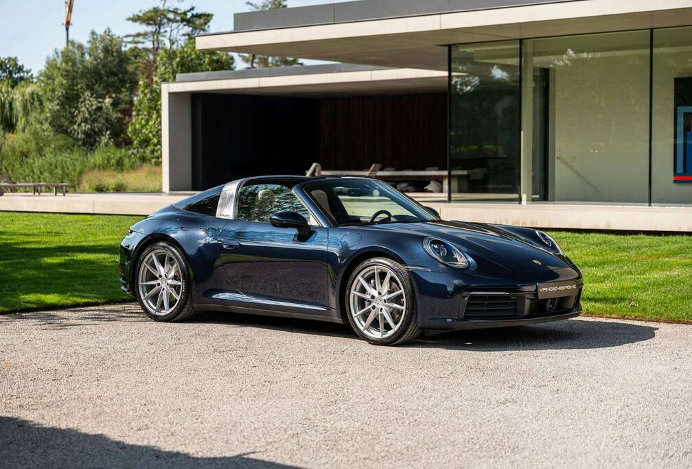 Porsche 4 / 992 / MIDNIGHT BLUE / BI-COLOR / LIFT / PDLS+ / CHRONO