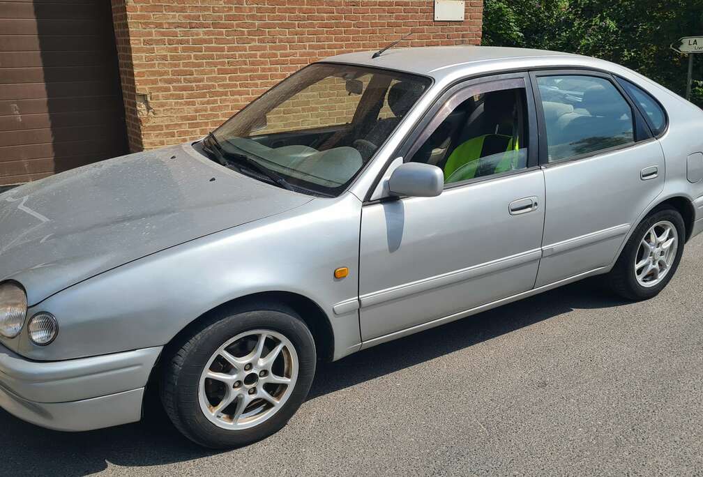 Toyota 1.3i 16v Linea Luna - Climatisé