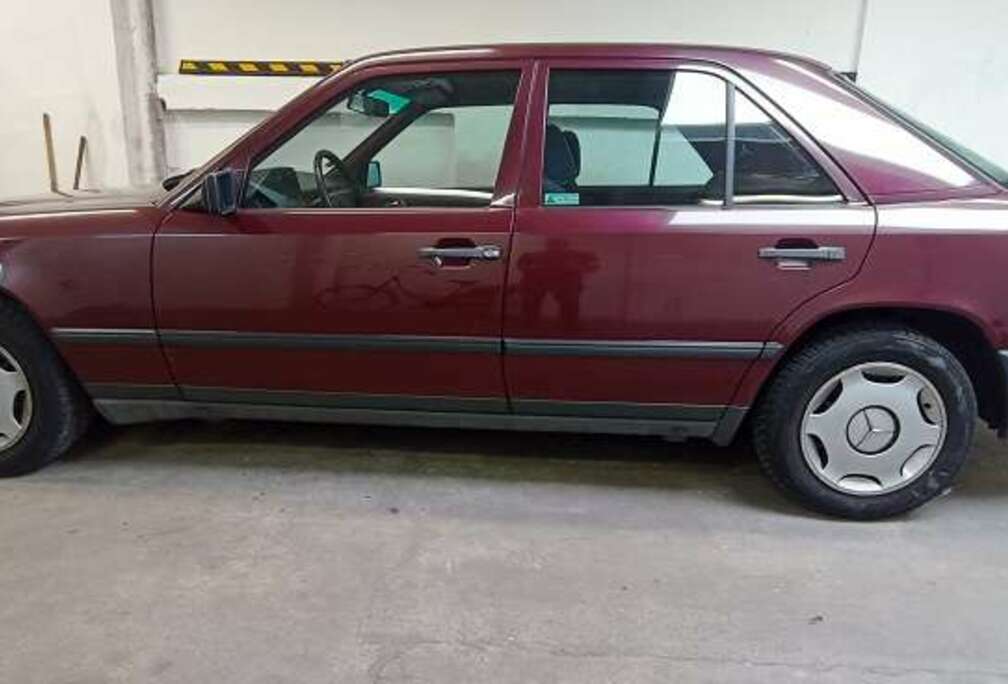 Mercedes-Benz W124