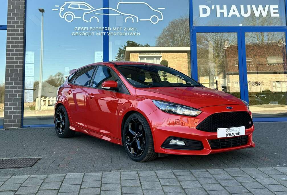 Ford ST3 2.0i EcoBoost *Recaro*AppleCarplay*Camera*