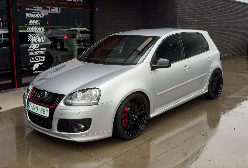 Volkswagen EDITIE 30 TUNED / ST schroefset / 19\