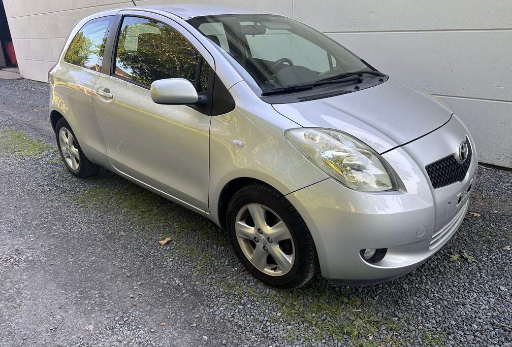 Toyota 1.3i VVT-i 16v Linea Sol*** superstaat ***