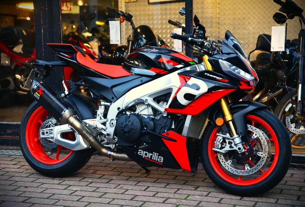 V4 FACTORY ***MOTO VERTE***