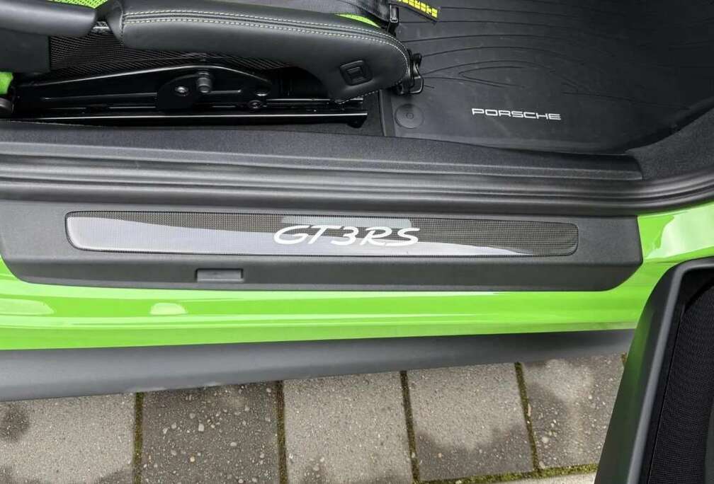 Porsche GT3 RS Weissach PDK Coupe