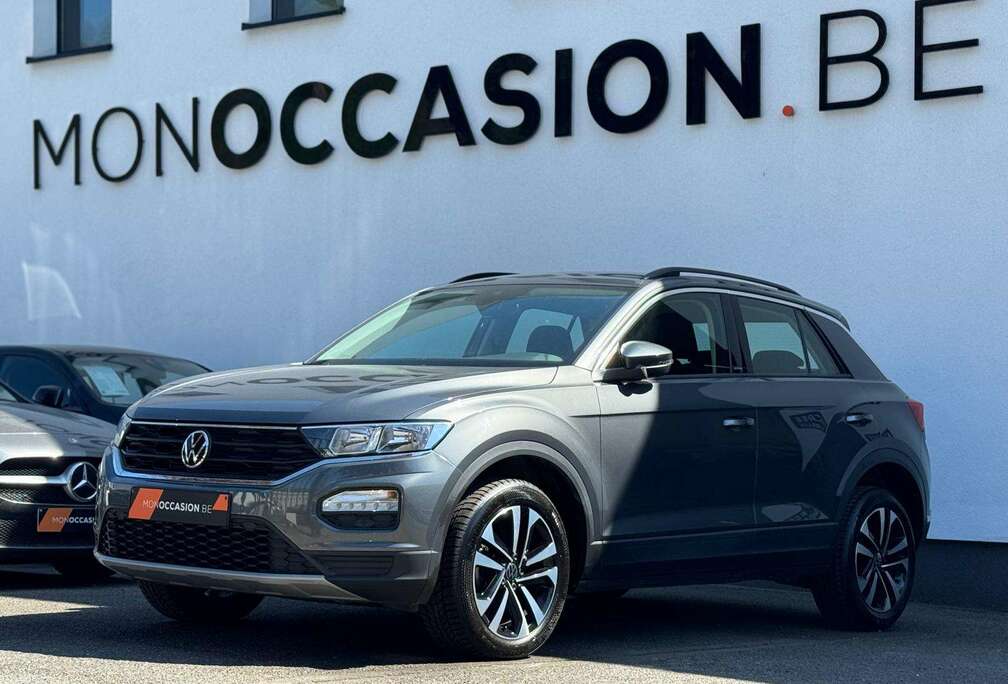 Volkswagen 1.6 TDi CARPLAY GPS CAPTEURS SIEGES CHAUFFANTS