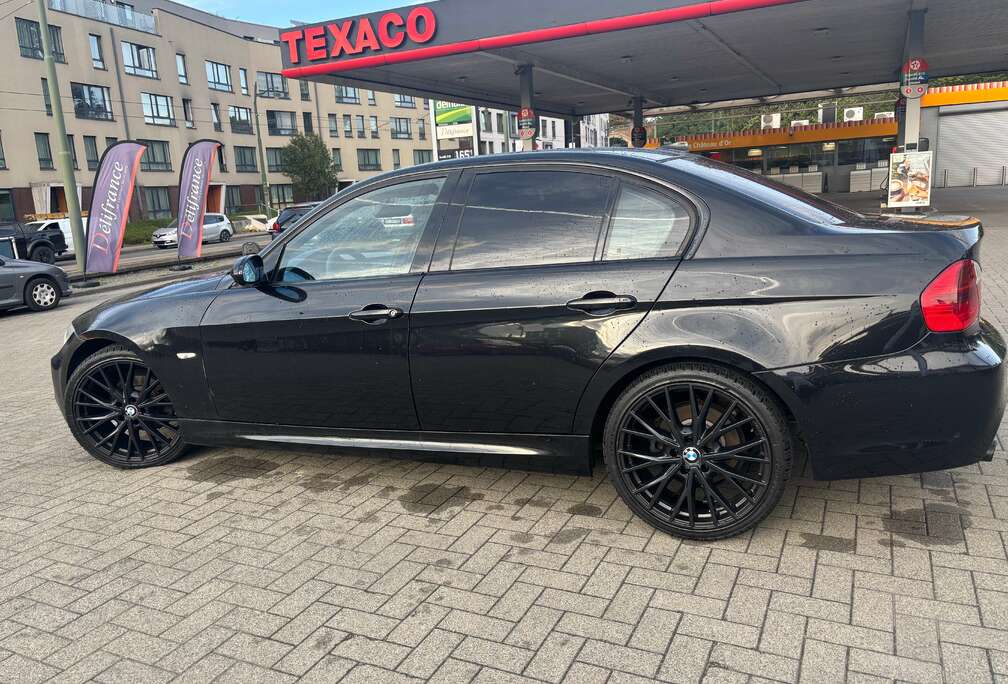 BMW 320is