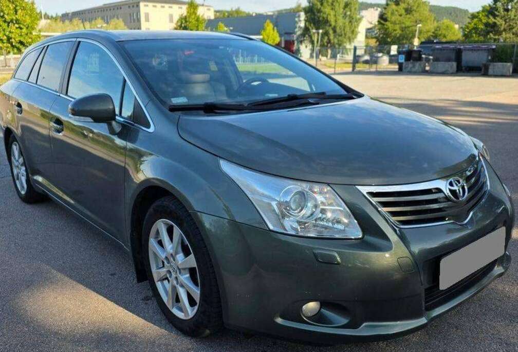Toyota 2.0 152 ch Premium Multidrive S Automatik