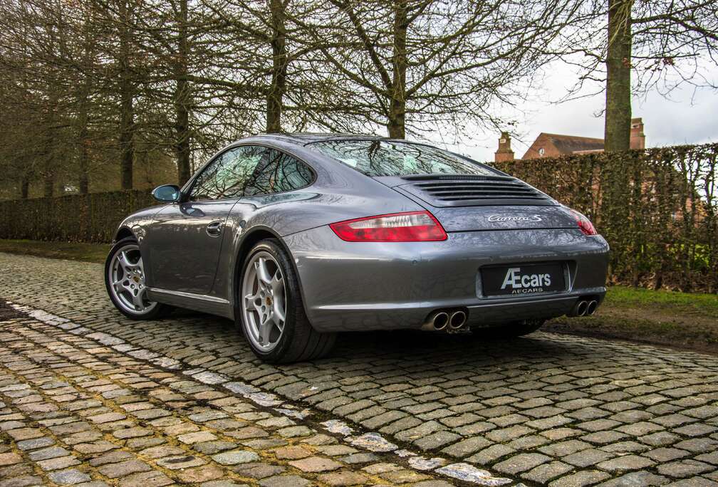 Porsche 911 CARRERA S *** MANUAL / PASM / BELGIAN CAR ***