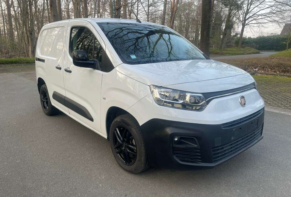 Fiat 1.5D 3zit,navi,camera,trekhaak,alu velgen