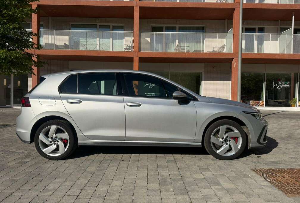 Volkswagen Options & équipements :  * Sièges électriques à mé