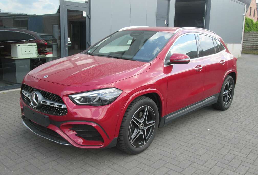 Mercedes-Benz AMG MEMORY TREKHAAK CAMERA