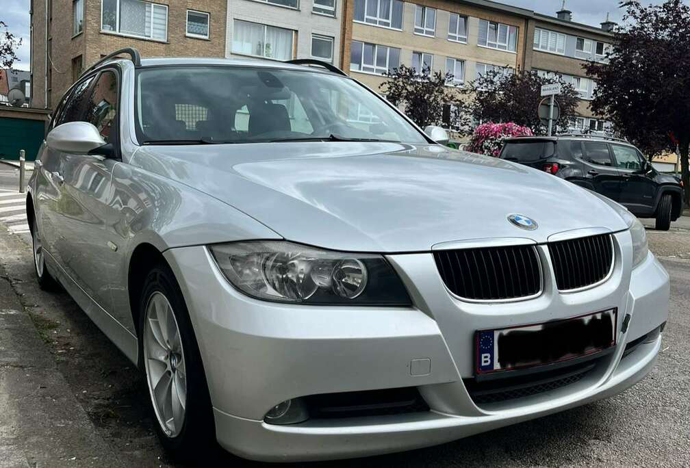 BMW 320i Touring