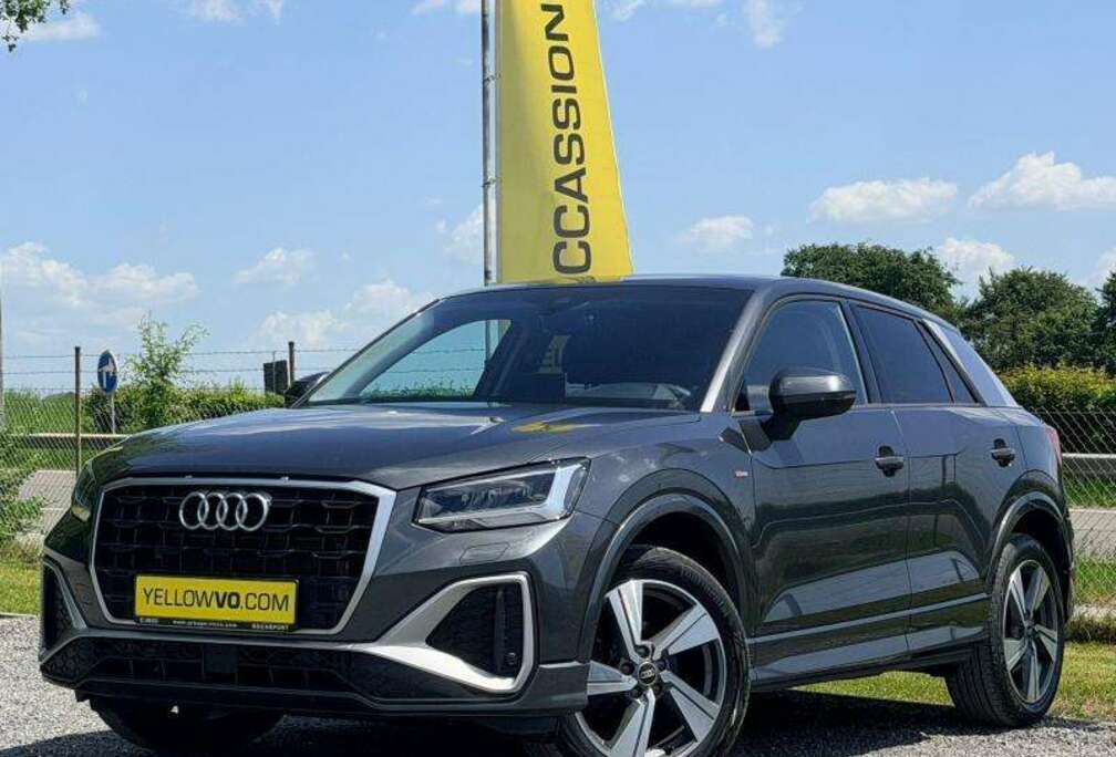 Audi S-Line / 35 TFSI / S-Tronic
