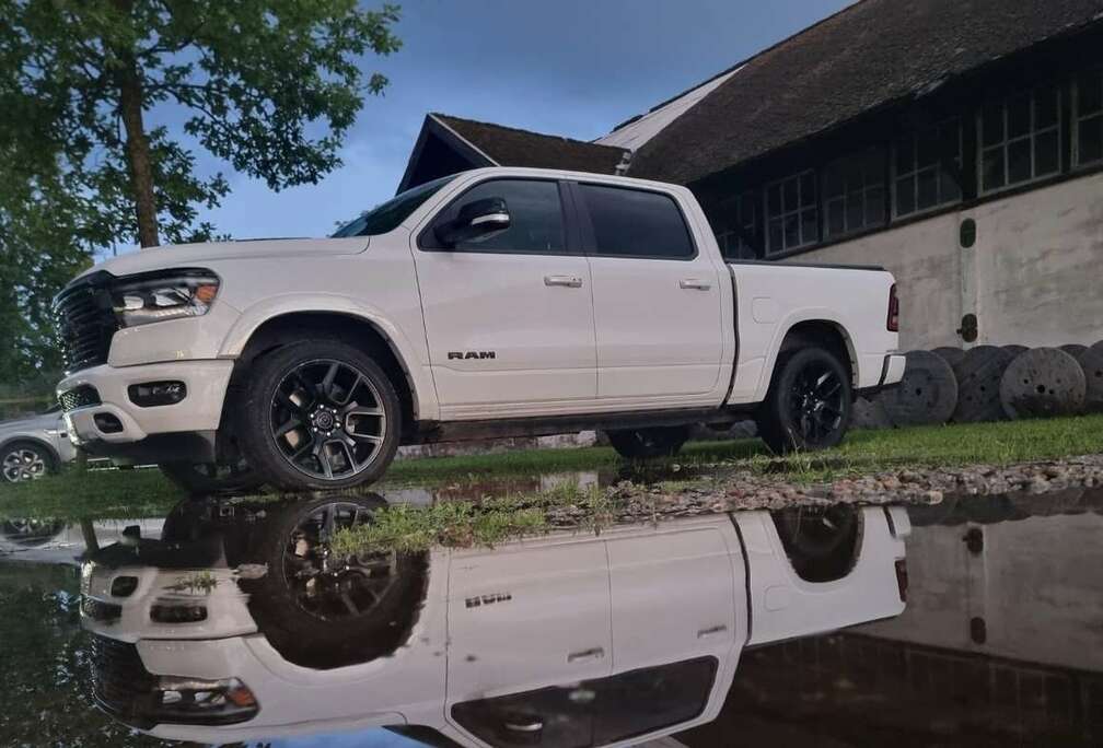 Laramie crew cab night edition 4x4
