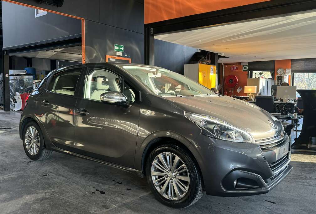 Peugeot 1.2i - A/C - MEDIA/TEL/USB/AUX - NAVI - LIM/REG -
