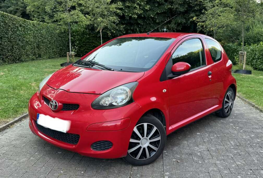 Toyota SUPERBE CITADINE  2 CLÉS // ESSENCE //