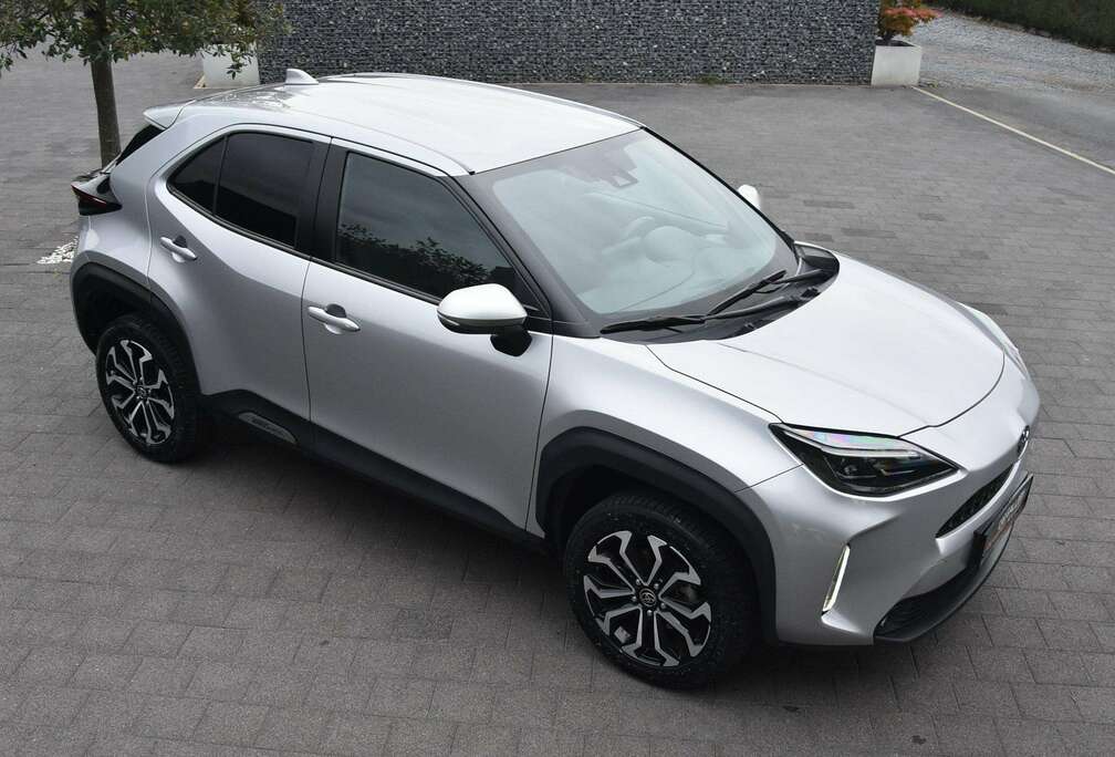 Toyota 1.5 Hybride Trend Cam/Navi/Led/CarPlay/4Season/Dab